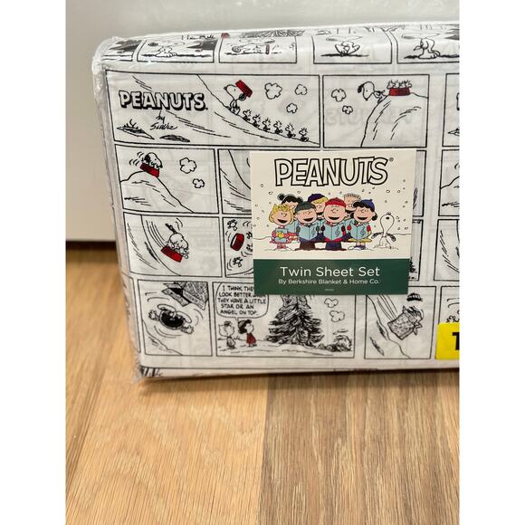 Peanuts Snoopy Holiday Christmas Comic Berkshire TWIN sheet *NEW RELEASE* - Picture 2 of 4